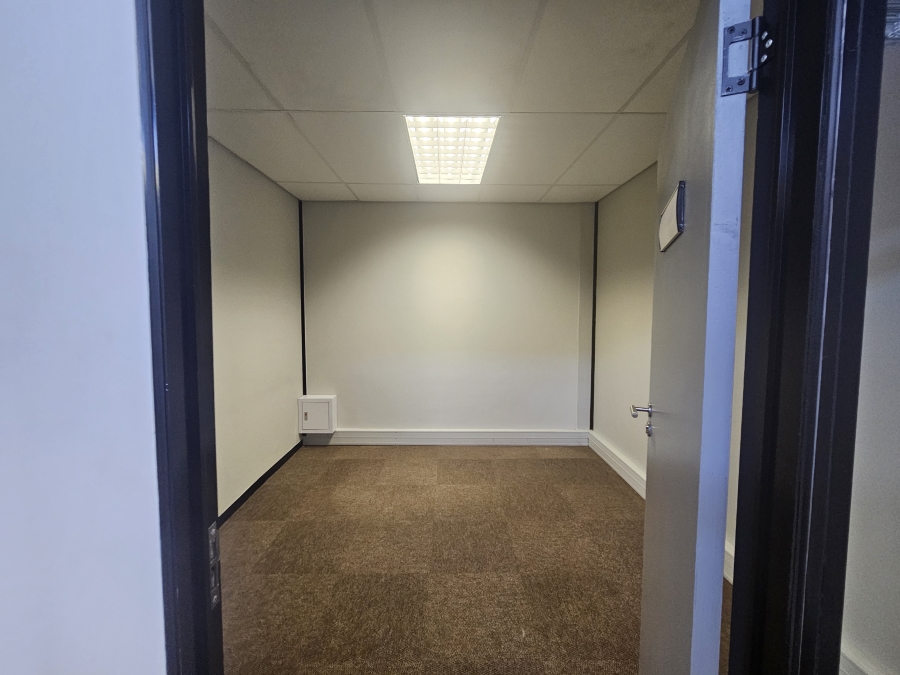 To Let commercial Property for Rent in Vincent Eastern Cape